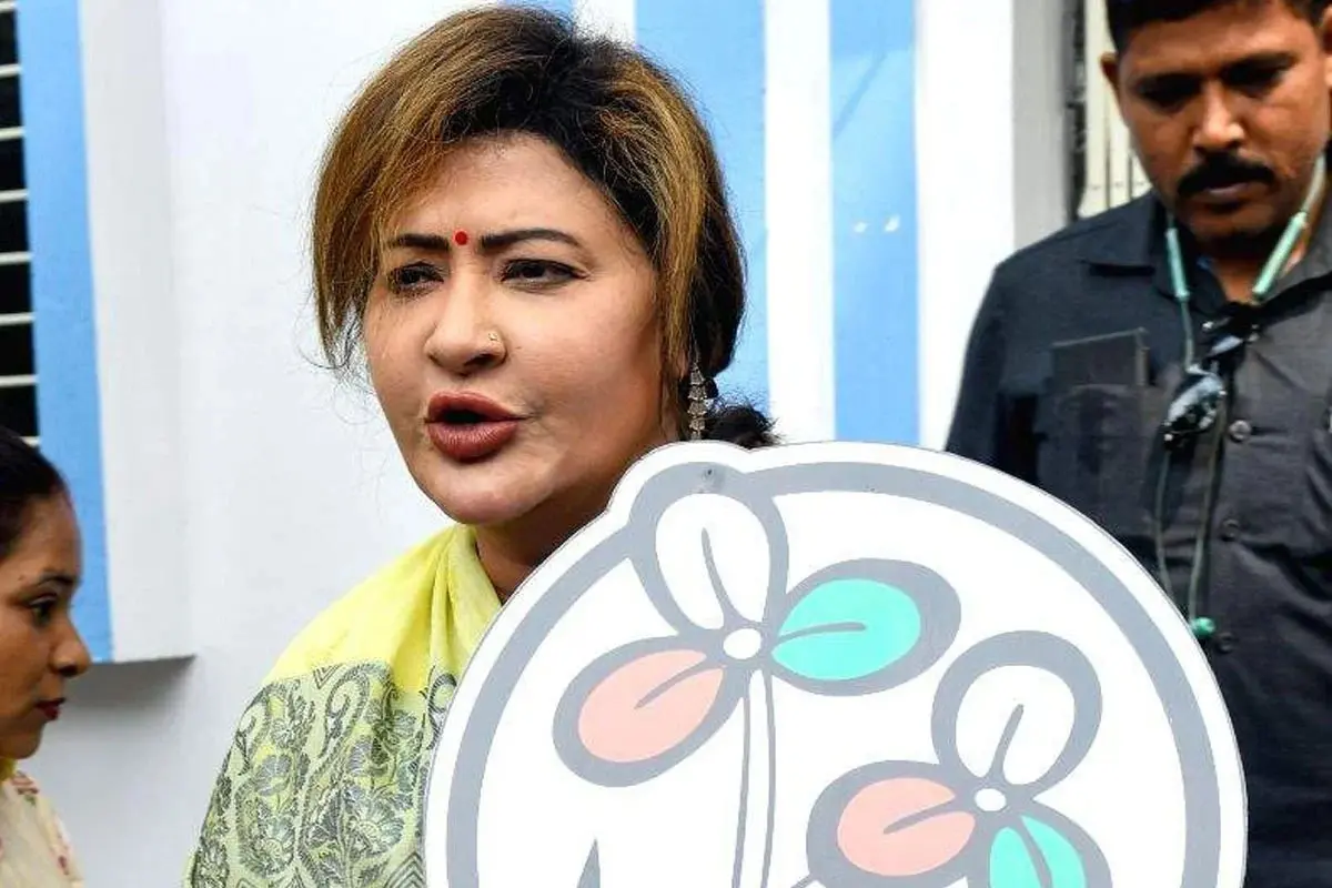 ممتا نے نکال دیا تو یتیم ہو کر بھٹکوں گی،بیوٹی پارلر تنازع پر نینا کا رد عمل