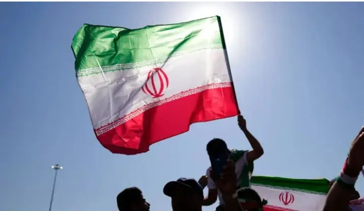 فیفا ورلڈ کپ: دورانِ میچز اسٹیڈیم میں صرف ایرانی سرکاری پرچم لہرانے کی اجازت