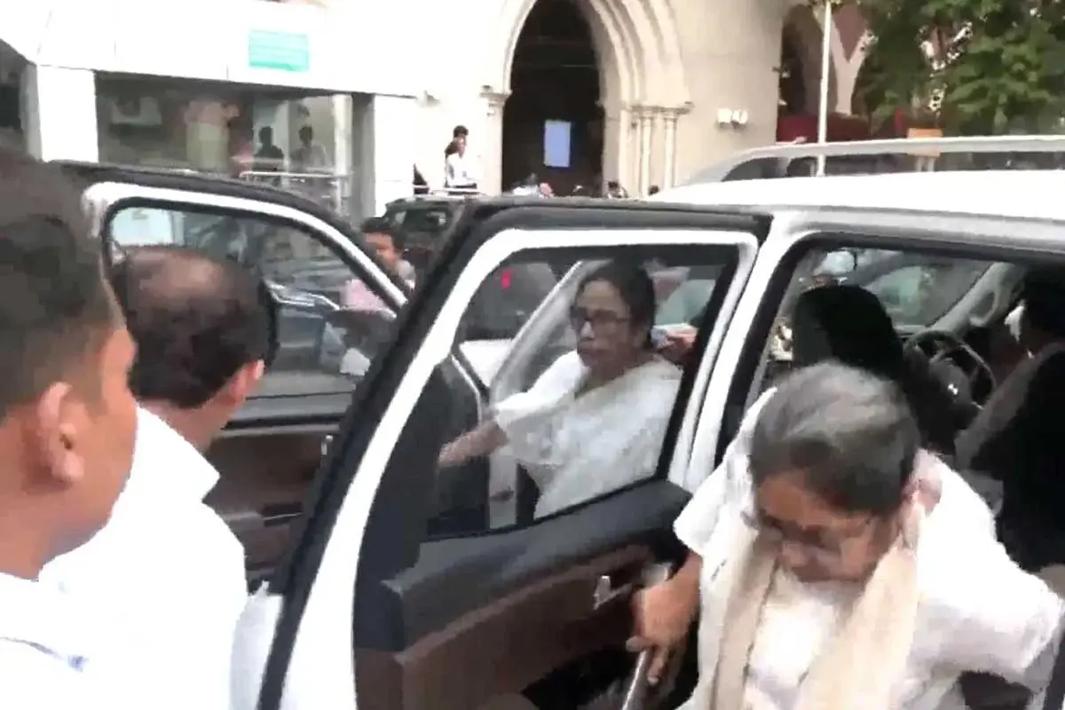 بھوانی پور میں ووٹوں کے نتیجے کو چیلنج کرتے ہوئے ممتانے ہائی کورٹ میں مقدمہ دائر کیا