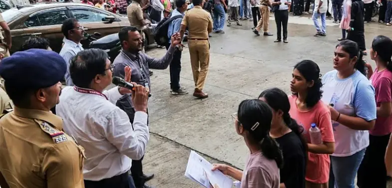 نیٹ یو جی ری-ایگزام: بہار میں کئی ڈاکٹرز اور میڈیکل طلبا نقلی امیدوار بن کر پہنچے امتحان دینے، 24 کی گرفتاری