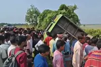 مسافروں سے بھری بس الٹ گئی، دو افراد ہلاک