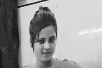 بستر پر گلے کٹی خاتون کی لاش، پاس میں 6 سالہ بیٹی سوئی تھی