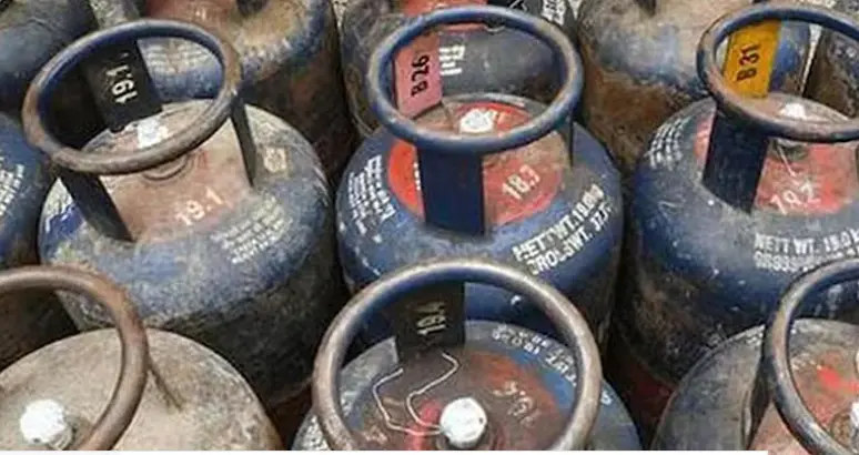 کمرشیل گیس سلنڈر استعمال کرنے والوں کو ملی خوشخبری، قیمت میں 183.50 روپے کی کمی