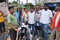 سابق وزیر جیوتسنا مانڈی کے دفتر میں تلوار،لاٹھیوں کی گڈیاں اور ترپال کے ڈھیر برآمد