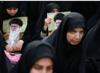 خامنہ ای کے جنازے میں عوام کا جم غفیر، جنگ کے بعد ایران میں سخت گیر قیادت کے اثر و رسوخ کا مظاہرہ