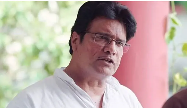 پربھاس کی فلم کے سیٹ پر زہریلے کیڑے کے کاٹنے سے راجیش شرما کی حالت تشویشناک، اسپتال منتقل