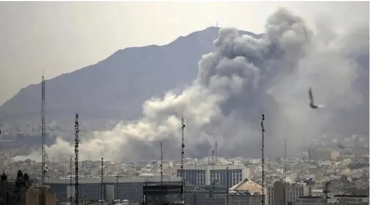 ایران کا جوابی وار، کویت اور بحرین میں امریکی فوجی اڈوں پر میزائل و ڈرون حملے