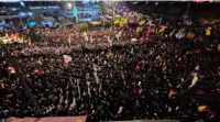 امام علی رضا کے مزار کے احاطے میں خامنہ ای سپرد خاک