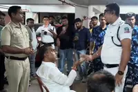 فلیٹ قبضے کے الزام میں پولیس کے جال میں بی جے پی لیڈر