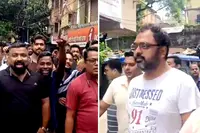 نرمل گھوش کے بیٹے کو پولیس نے گھمایا، شور مچا 'چور چور' کے نعرے!
