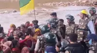 مدھیہ پردیش: کین-بیتوا منصوبے کی مخالفت کرنے والے مظاہرین کو احتجاجی مقام سے پولیس نے ہٹایا