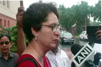 طلبا پر لاٹھی چارج اور آنسو گیس استعمال کیے جانے سے پرینکا گاندھی ناراض، حکومت سے پوچھا سوال