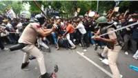 جنتر منتر پر کشیدگی برقرار: کاکروچ جنتا پارٹی کے مظاہرین دوبارہ جمع، پولیس کا دفعہ 163 کے تحت اجتماع سے گریز کا حکم