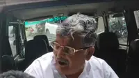 اسیت مجمدار کو تھانہ بلاکر انہیں گرفتار کر لیا گیا