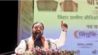 بہار حکومت نے ماڈل اسکولوں کو بھگوا رنگ میں رنگ دیا، سیاسی ہنگامہ