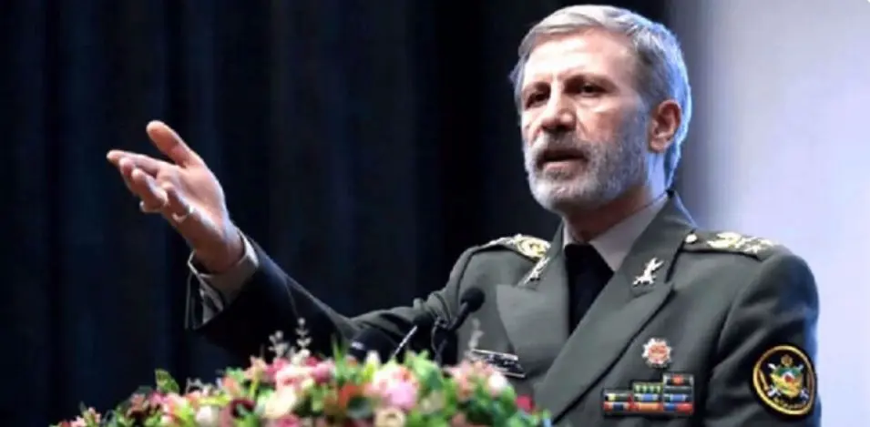 ہمیں دشمن پر ذرہ برابر بھی بھروسہ نہیں ہے: ایرانی آرمی چیف