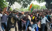 ’’پولیس اورسادے کپڑوں میں موجود لوگوں نے لڑکیوں کو بری طرح پیٹا‘‘، دہلی پولیس کے خلاف این ایچ آرسی سے شکایت
