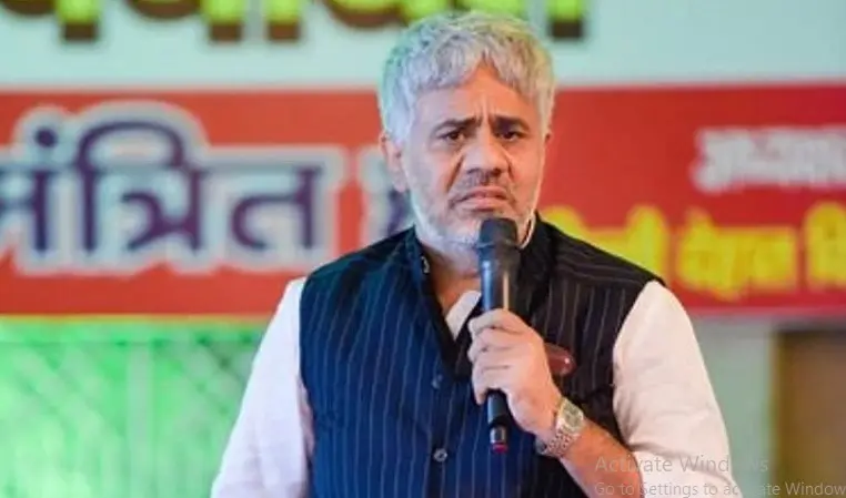 ’سنجے سنگھ واضح کریں، وہ بی جے پی سے لڑ رہے ہیں یا راہل گاندھی اور کانگریس سے؟‘ ڈاکٹر نریش کمار کا سوال