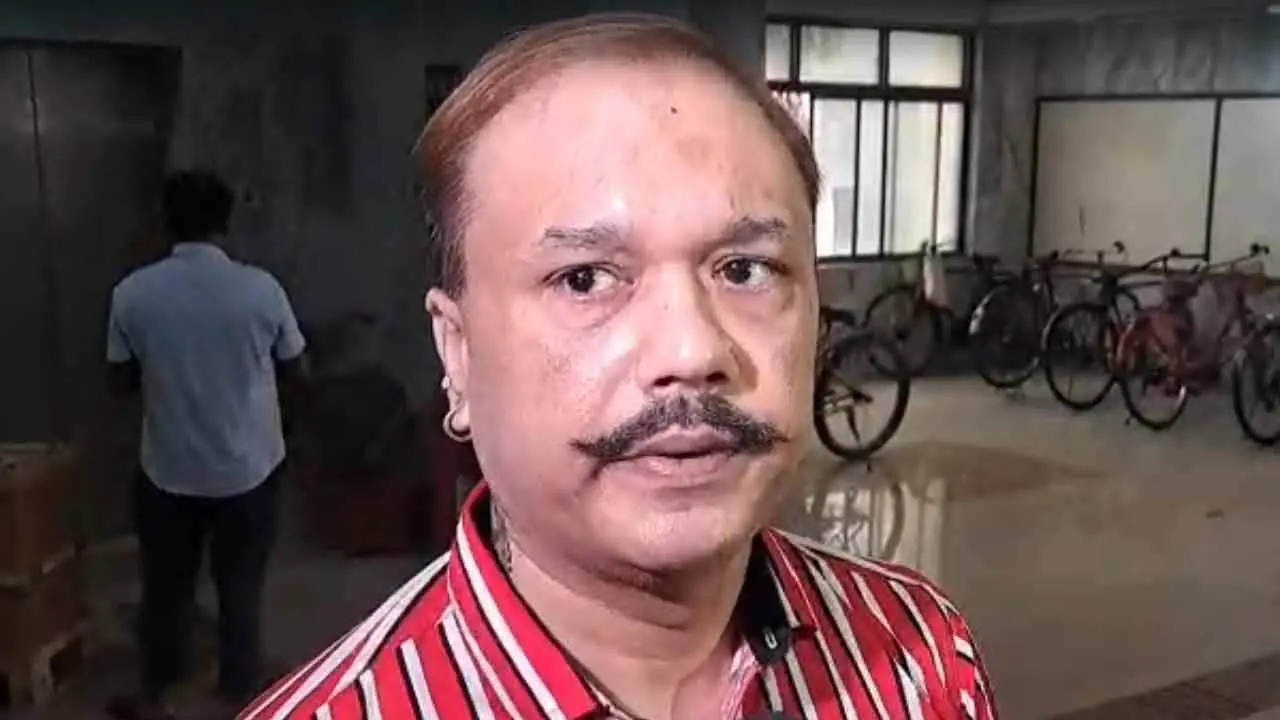 بینک کے کاغذات لے کر ای ڈی کے دفتر میں حاضر ہوئے مدن کے بیٹے سوروپ