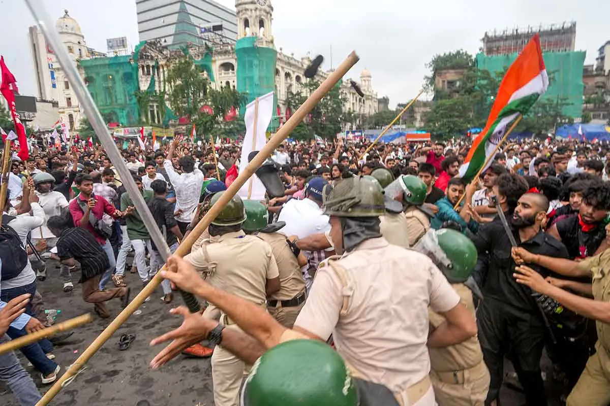 شوبھندوکو صرف مسلمان ہی مظاہرہ کرتے نظر آئے،چن چن کر ان کے خلاف کارروائی کرنے کا اعلان کیا