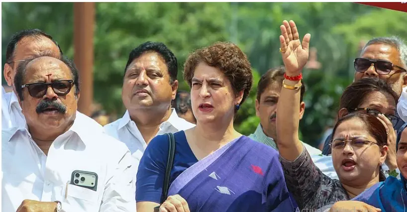 بہار اور بنگال میں طلبہ کے خلاف ایف آئی آر، احتجاج کرنے والی طالبات کے اہل خانہ کو دھمکیاں، حد ہو گئی ہے: پرینکا گاندھی