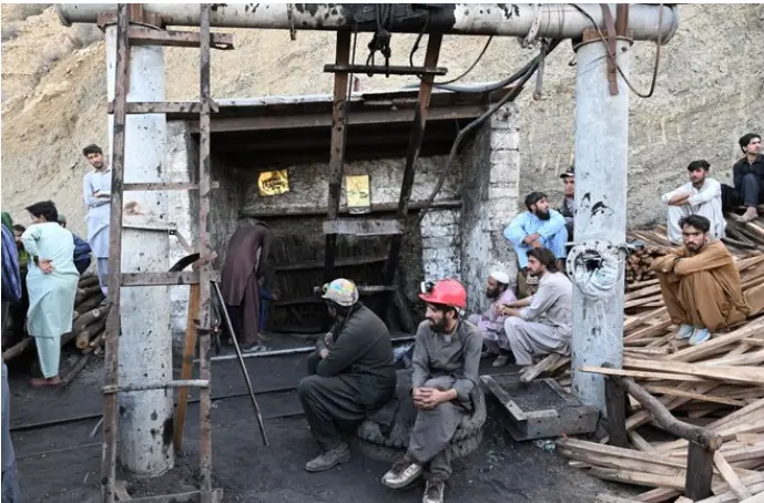 بلوچستان: کوئٹہ کے قریب کوئلے کی کان میں دھماکہ، 34 لاشیں نکال لی گئیں