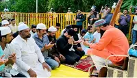 بھوج شالہ تنازعہ: سپریم کورٹ کے عبوری حکم کے بعد نئی جگہ پر پہلی بار نمازِ جمعہ کی ادائیگی