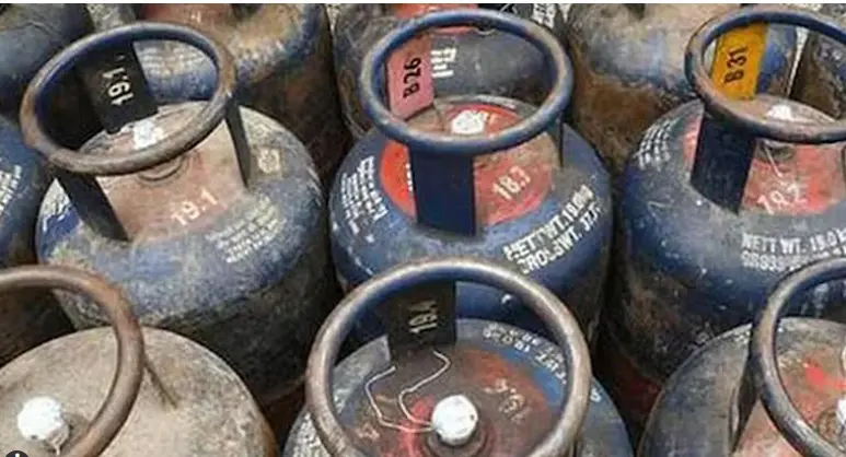 کمرشیل ایل پی جی سلنڈروں کی قیمتوں میں تخفیف، گھریلو صارفین کو نہیں ملی راحت