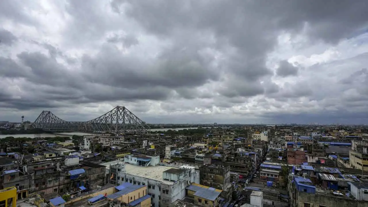 کلکتہ میں بجلی گرنے اور بارش کی انتباہ!