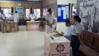 شوبھندو ادھیکاری نے اقبال پور اور واٹ گنج تھانوں کے رجسٹرڈ پر نظر ڈالی