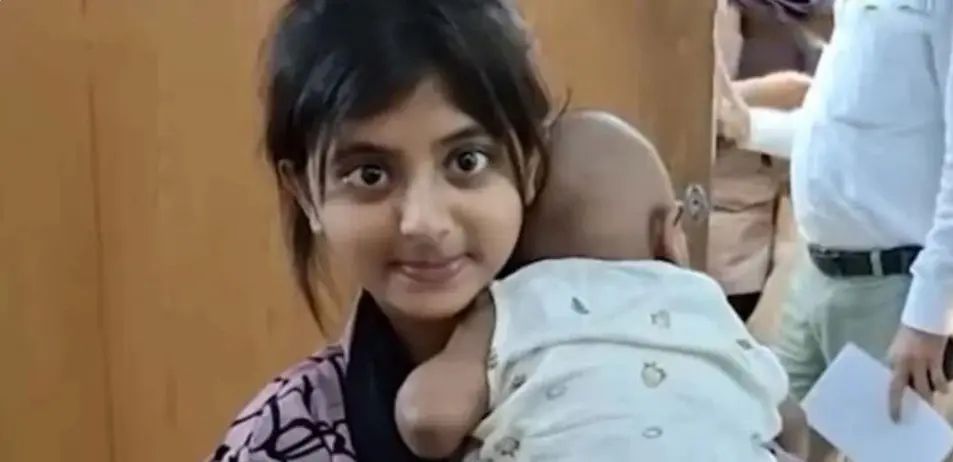 بنگلادیش: عدالت نے 7 ماہ کے بچے کو 13 سالہ ماں کی تحویل میں دے دیا