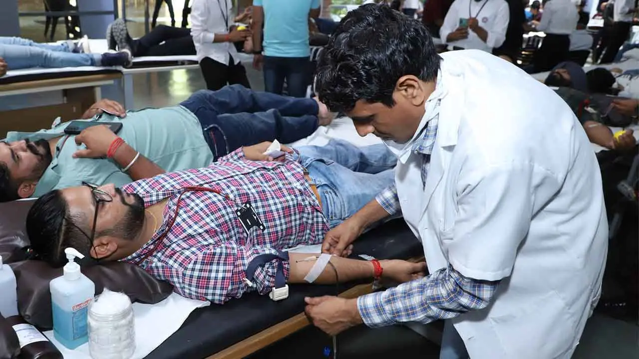 بلڈ بینک پر حکومت کی نظر، کلکتہ ہائی کورٹ میں مقدمہ درج