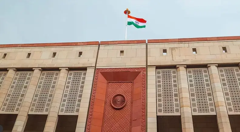 ’ہوم منسٹر ایوان میں آؤ‘، اپوزیشن کے نعروں سے حکومت پریشان، پارلیمنٹ کی کارروائی پیر تک ملتوی