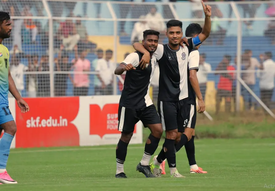 محمدن اسپورٹنگ کلب کا شاندار سفر جاری: کلکتہ پولس کلب کو 2-0 سے ہرا کر ناقابلِ شکست ریکارڈ برقرار رکھا
