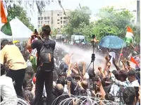 اسمبلی کی جانب مارچ کرنے والے مظاہرین پر جھارکھنڈ پولیس نے واٹر کینن کا کیا استعمال