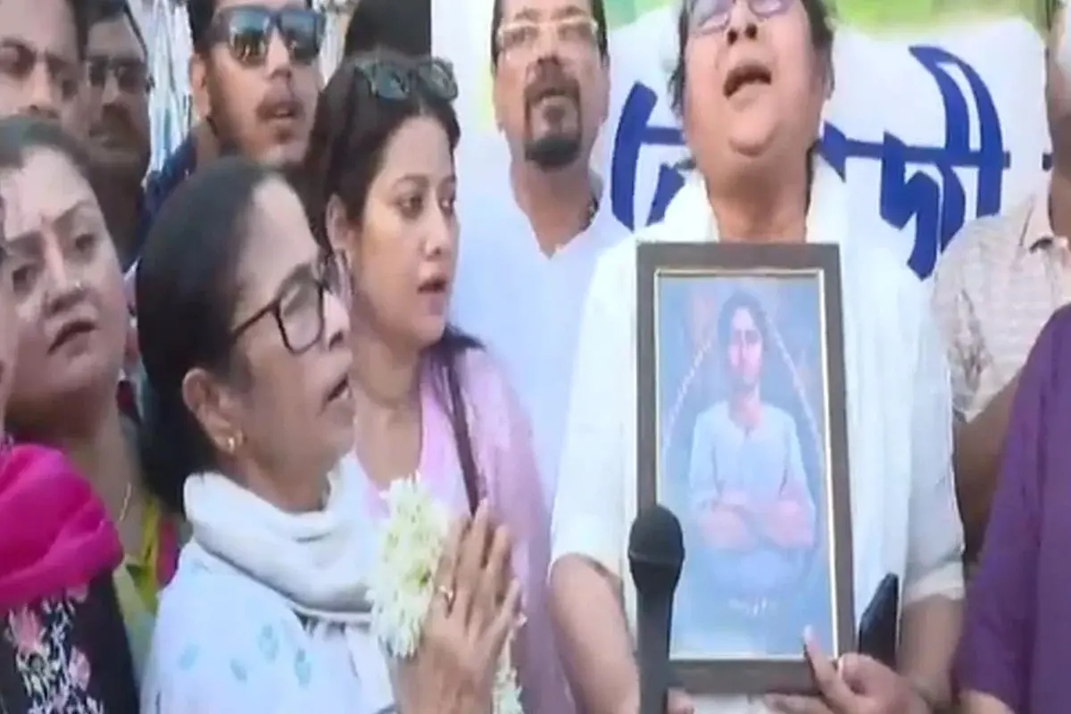 شیام بازار میں ممتا بنرجی کو دیکھ کر چور کے نعرے لگائے گئے
