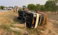 مویشیوں کو بچانے کے سبب بھنڈ میں پیش آیا خوفناک سڑک حادثہ، 8 مزدوروں کی موت، 22 زخمی