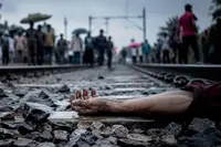 'ماں نہیں رہی'، سن کر اسپتال روانہ ہوئے مگر آخری دیدار نہ ہو سکا، ٹرین سے گر کر نوجوان کی موت