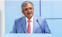 الیکشن کمیشن نے چیف الیکشن کمشنر کے سرکاری دوروں اور اخراجات کی تفصیلات دینے سے انکار کردیا، ’ذاتی معلومات‘ قرار
