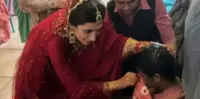 دلہن بنی ڈاکٹر اپنی شادی چھوڑ کر مریض کا علاج کرنے جا پہنچی
