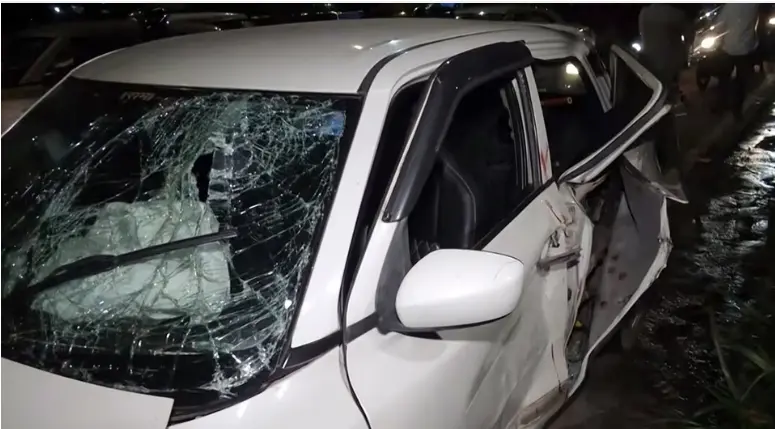نئی دہلی کے آئی ٹی او پر سڑک حادثہ: بے قابو کار ڈیوائیڈر توڑ کر دوسری گاڑی سے ٹکرائی، دو ایم ایل ایز سمیت 6 افراد زخمی
