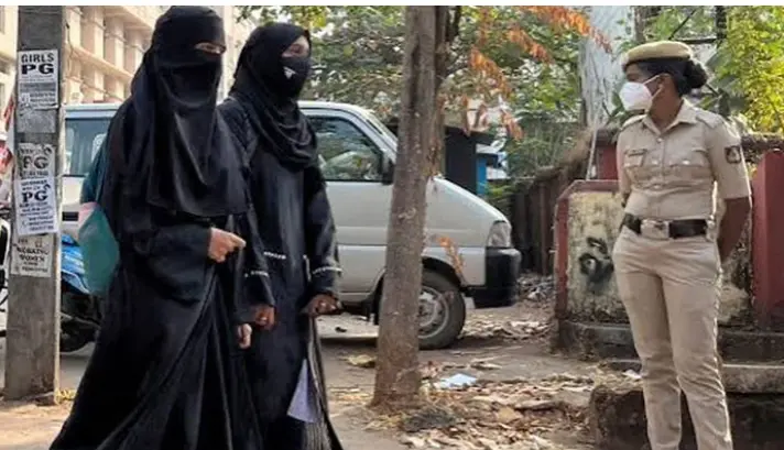 الٰہ آباد ہائی کورٹ نے اسکول یونیفارم کے ساتھ حجاب پہننے والی عرضی کو کیا خارج