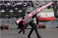 ایران جنگ کے چھ ماہ: آبنائے ہرمز میں آمد و رفت انتہائی کم، ہزاروں ملاح محصور