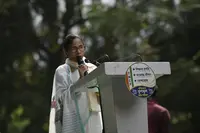 'پوری لائبریری بنا سکتی ہوں'، اسمبلی کی کتاب 'چوری' کے معاملے پر بھڑک اٹھیں ممتا