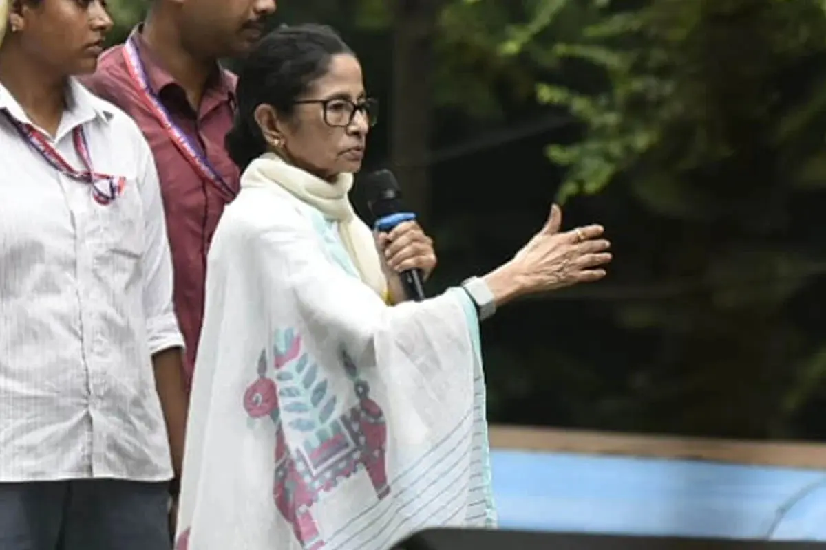 'بی جے پی ہائی وولٹیج وائرس، جہاں جائے گی تباہی مچائے گی: ممتا بنرجی