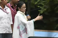 'بی جے پی ہائی وولٹیج وائرس، جہاں جائے گی تباہی مچائے گی: ممتا بنرجی
