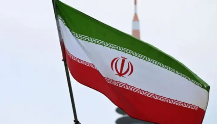 ایران کا امریکی پابندیوں کیخلاف ڈٹ جانے کا اعلان، سفارتکاری اور دفاع کو ناگزیر قرار دے دیا