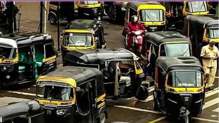 ممبئی کو مہنگائی کا دوہرا دھچکا، آٹو اور کالی-پیلی ٹیکسی کے کرایوں کے ساتھ سی این جی اور پی این جی کی قیمتوں میں اضافہ