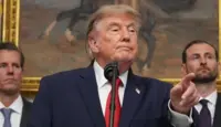 مذاکرات کی میز پر لانے کیلئے ایران پر دباؤ ڈالنے کی کوشش نہیں کر رہے: ٹرمپ