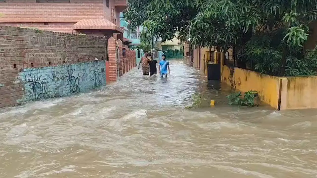 بارش سے ابھی نجات نہیں! جنوبی بنگال کے 3 اضلاع میں بھاری بارش، شمال میں بھی موسم خراب